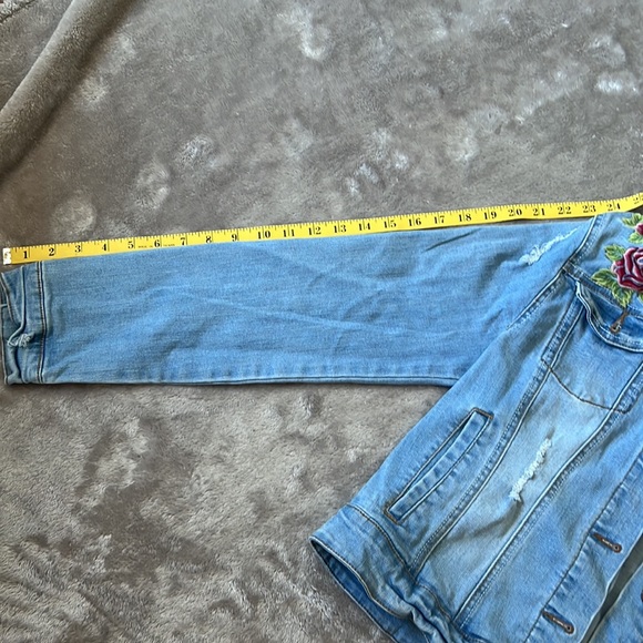 rose jean jacket - Picture 2 of 4